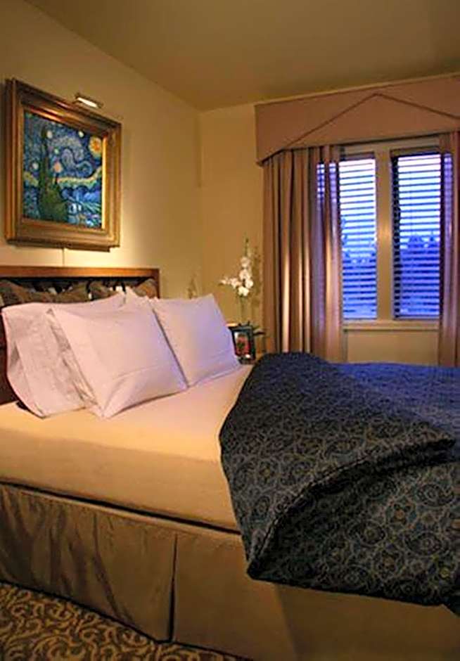 Lodge at Kingsbury Crossing