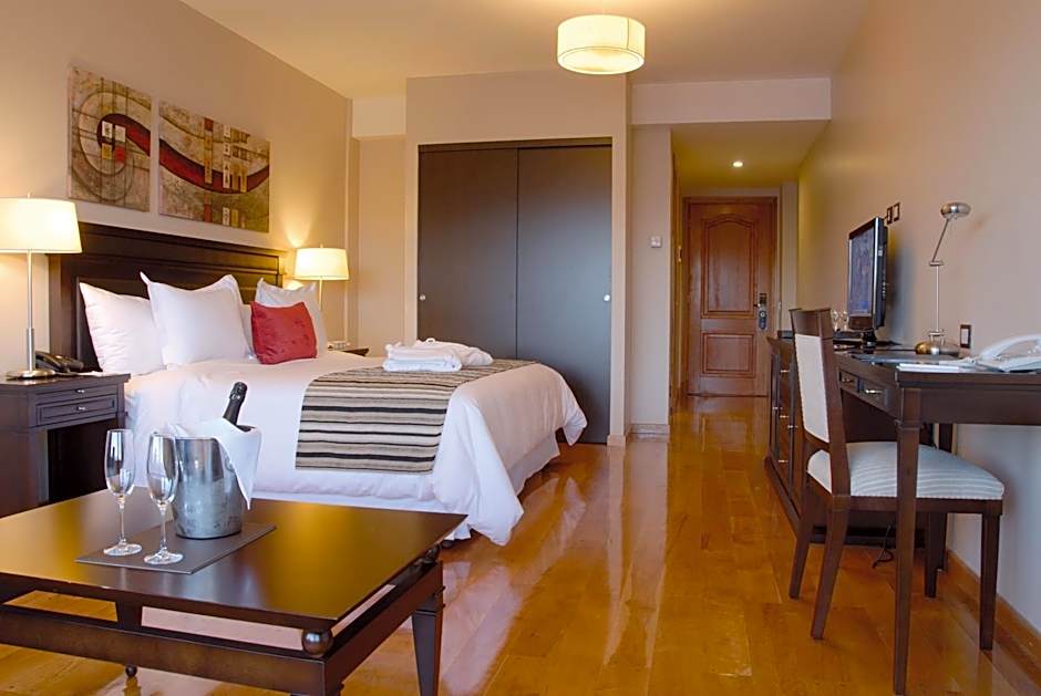 Photo 1 of 1 of Junior Suite, Lake View