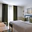 Le Petit Beaumarchais Hotel & Spa