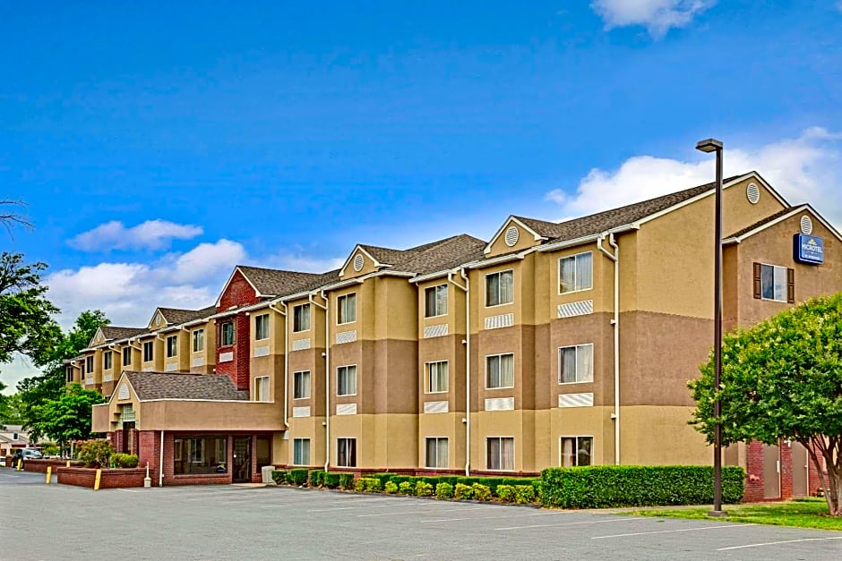 Microtel Inn by Wyndham Lake Norman