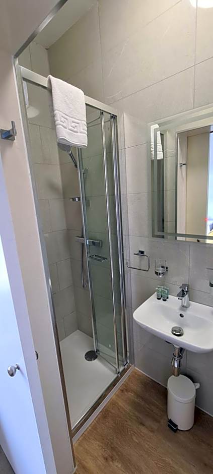 Torland Hotel - seafront location, guaranteed free parking