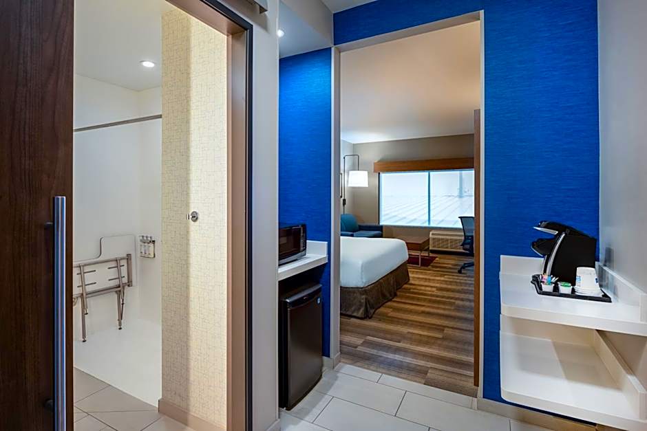 Holiday Inn Express and Suites Gilbert Mesa Gateway Airport By IHG