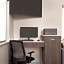 Days Inn & Suites by Wyndham Houston Hobby Airport