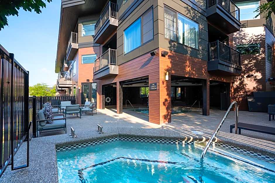 The Earl in Charlevoix