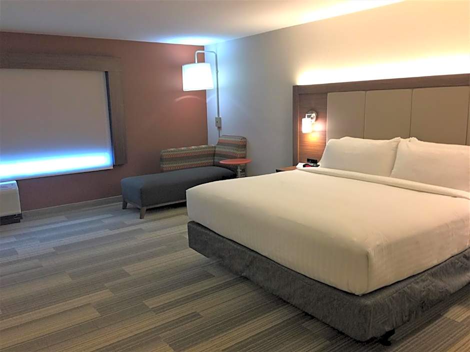 Holiday Inn Express & Suites Danville By IHG