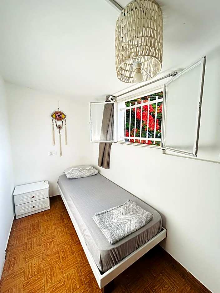 Al Yakhour Hostel