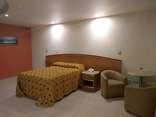 Hotel Jiménez Plaza