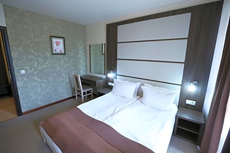 Large Double Room (Accommodations Only)