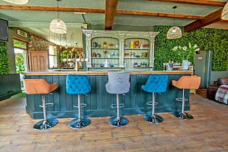 Entire Venue with Accommodation Sleeps up to 19 - Waterfall Country Escape Wales