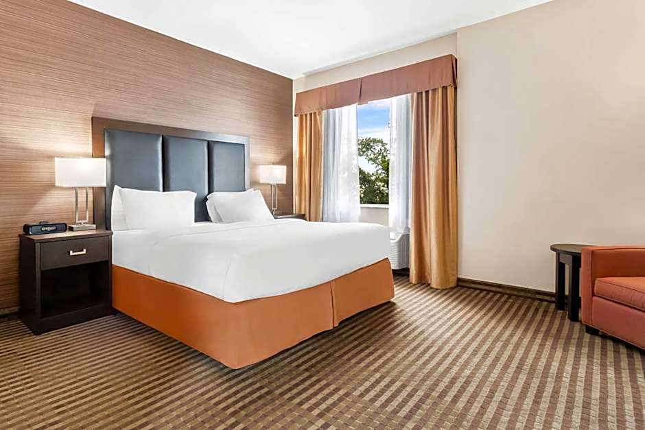 Best Western Plus Fergus Hotel