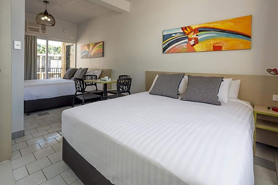 Nightcap at Emerald Star Hotel