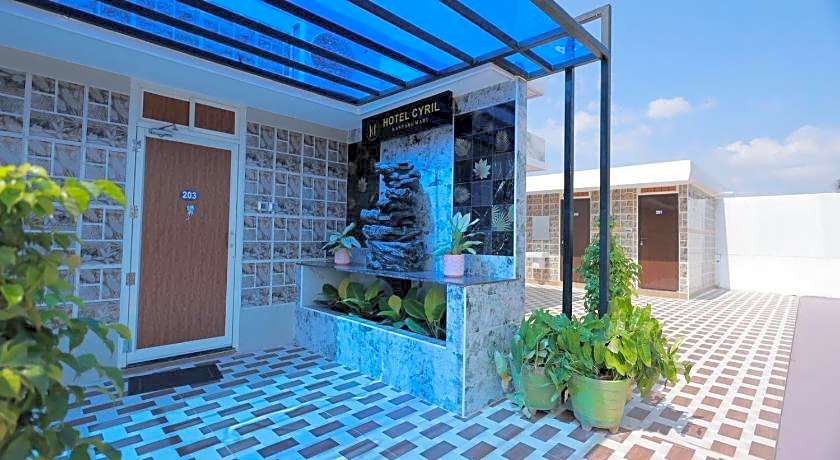 HOTEL CYRIL