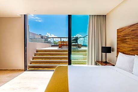 Luxury Four Bedroom Penthouse with Private Pool