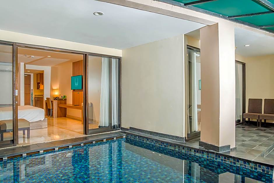Cross Vibe Paasha Atelier Bali Kuta