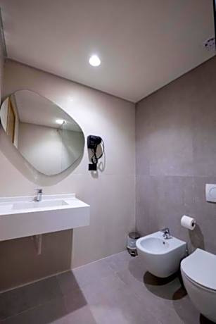 Suite with Side Sea View