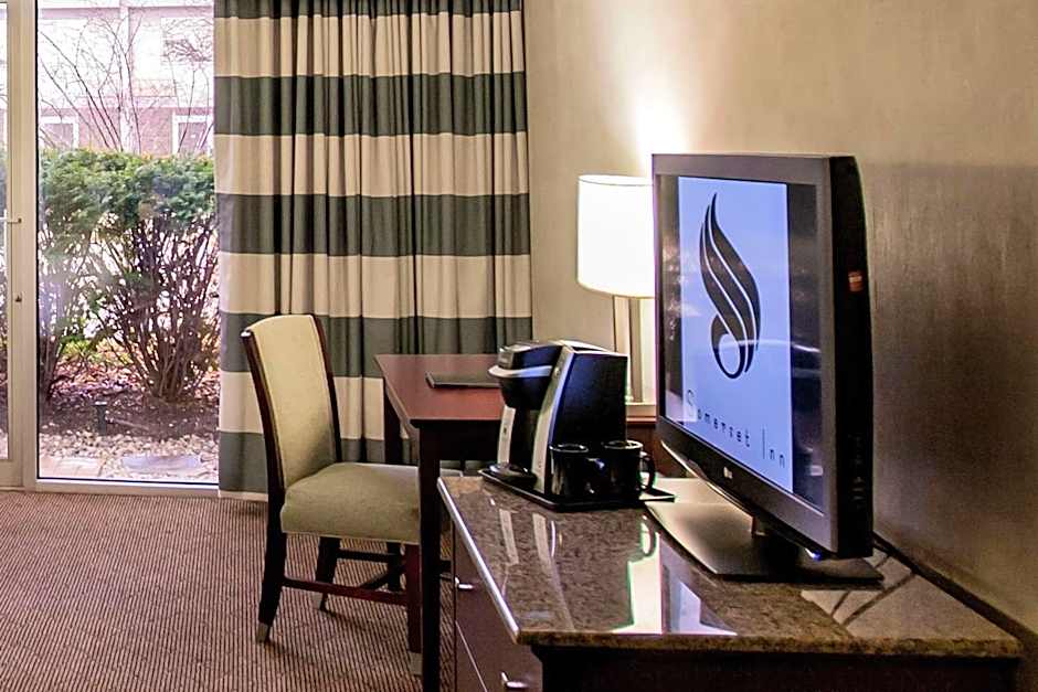Somerset Inn