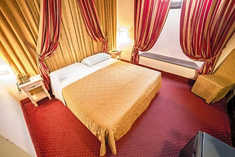 Smart double room with one small double bed