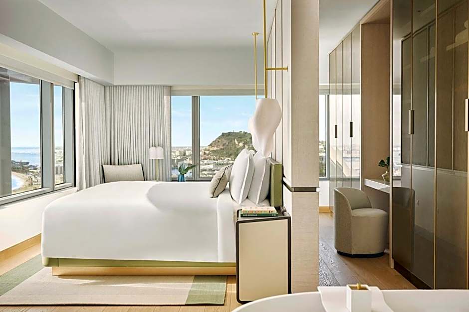 Photo 1 of 9 of 1 Bedroom 1 King Bed Suite, Club Level