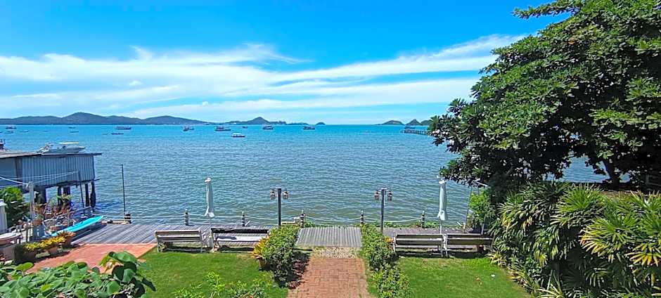 Baan Sattahip by the sea