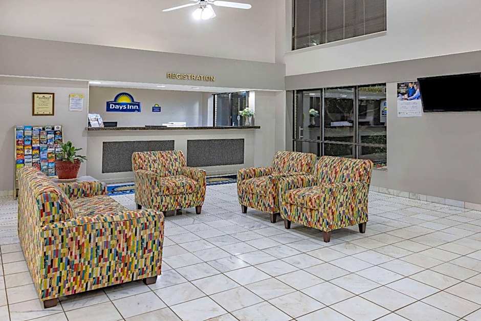 Days Inn by Wyndham Spartanburg Waccamaw