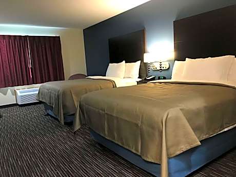 Quadruple Studio Suite -  Non-SmokingÂ