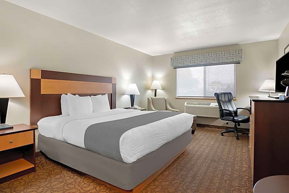 Best Western Sawtooth Inn And Suites