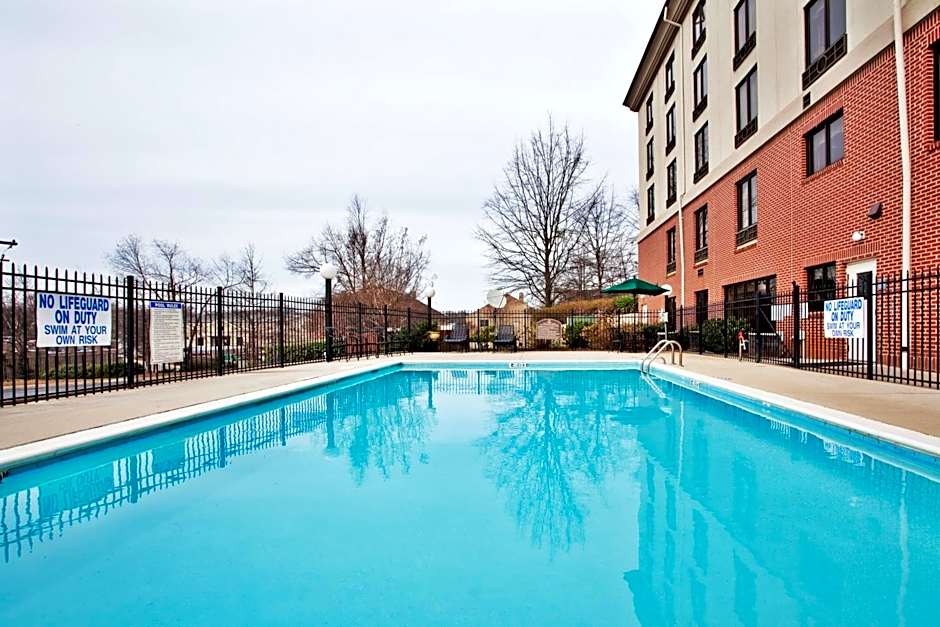 Holiday Inn Express & Suites Greenville-Downtown by IHG