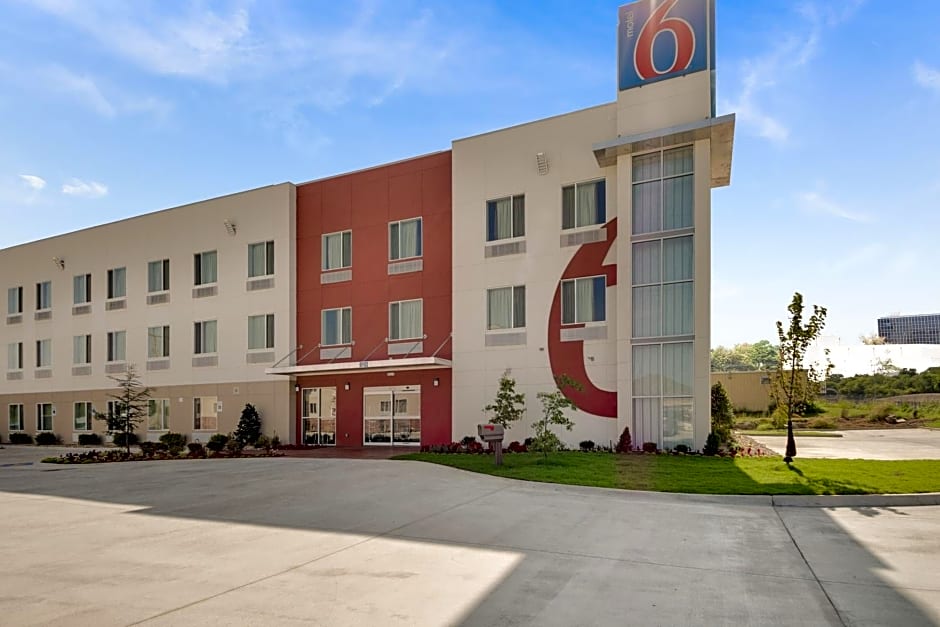 Motel 6-Tulsa, OK