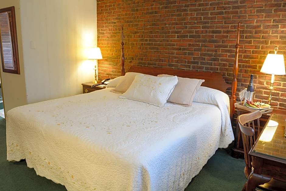 Lamies Inn & The Old Salt Tavern