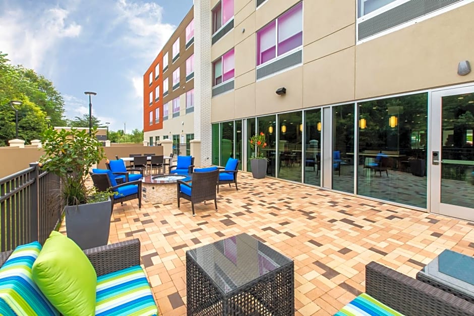 Holiday Inn Express & Suites Greenville S - Piedmont