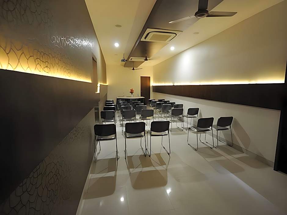 Vijey Hotels - Trichy Central