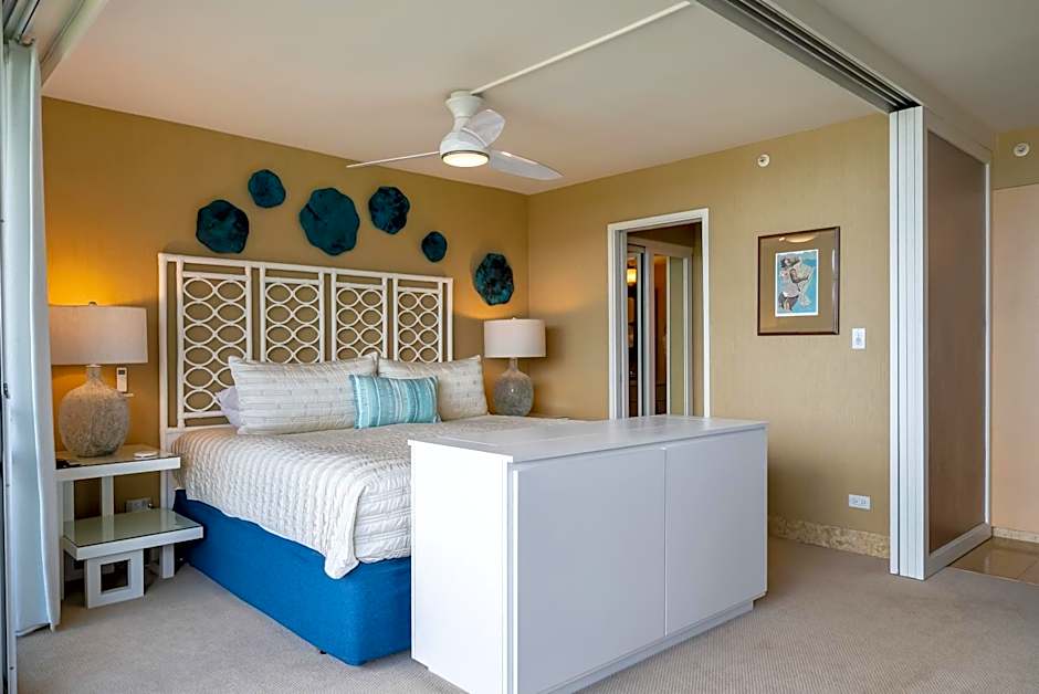 Oceanfront Mana Kai 2 bedroom condo