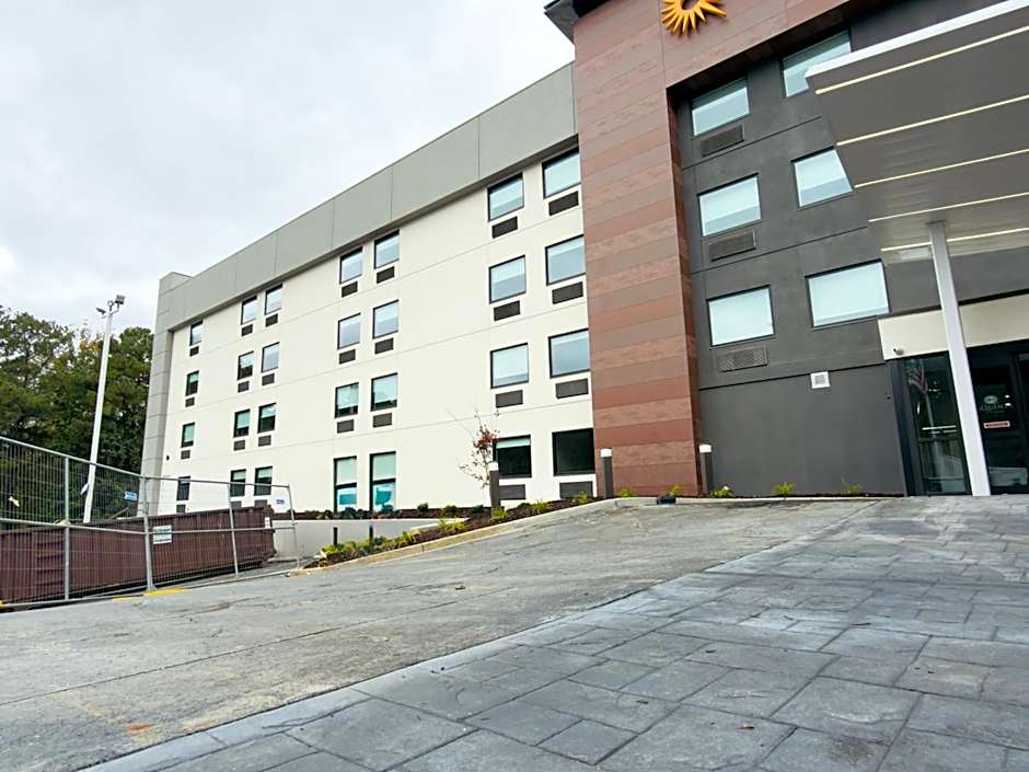 La Quinta Inn & Suites by Wyndham Atlanta Roswell