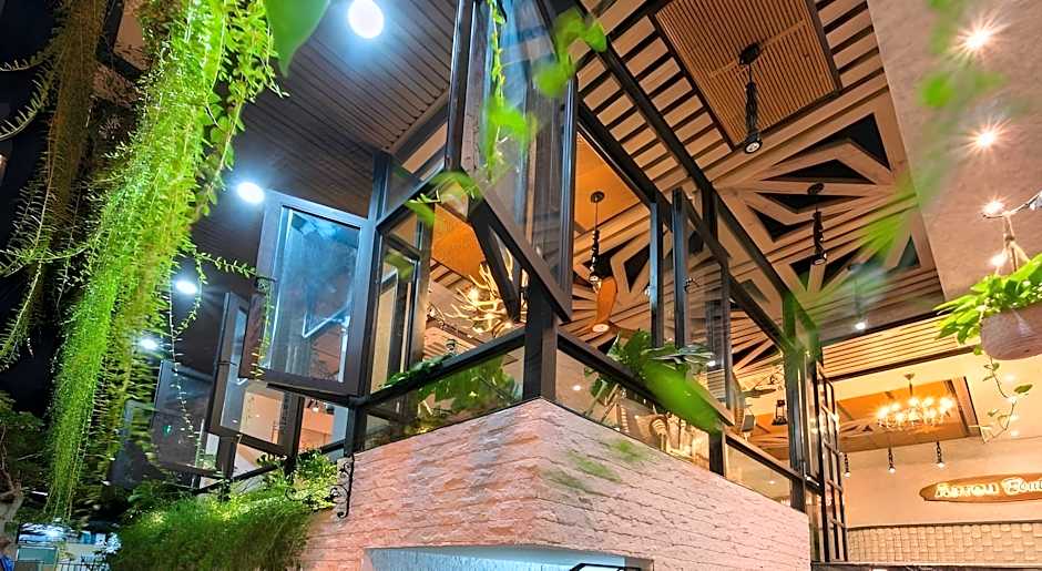 Aaron Boutique Hotel