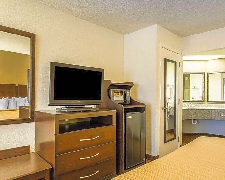 Quality Inn & Suites Panama City