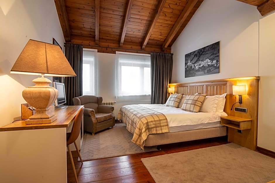 Eira Ski Lodge