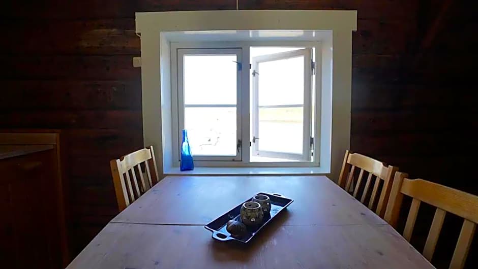 Fisherman's cabin, Lofoten - 11 Johnbua