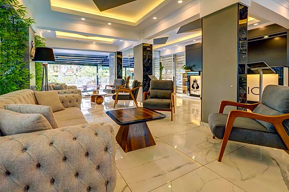 Miss Cleopatra Hotel