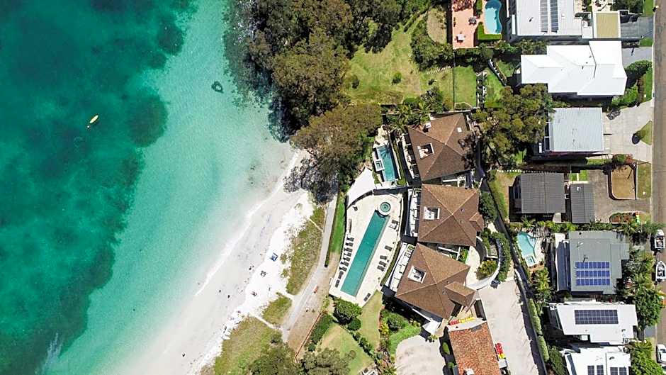 Dutchies Motel Nelson Bay & Dutchmans Beach Apartments