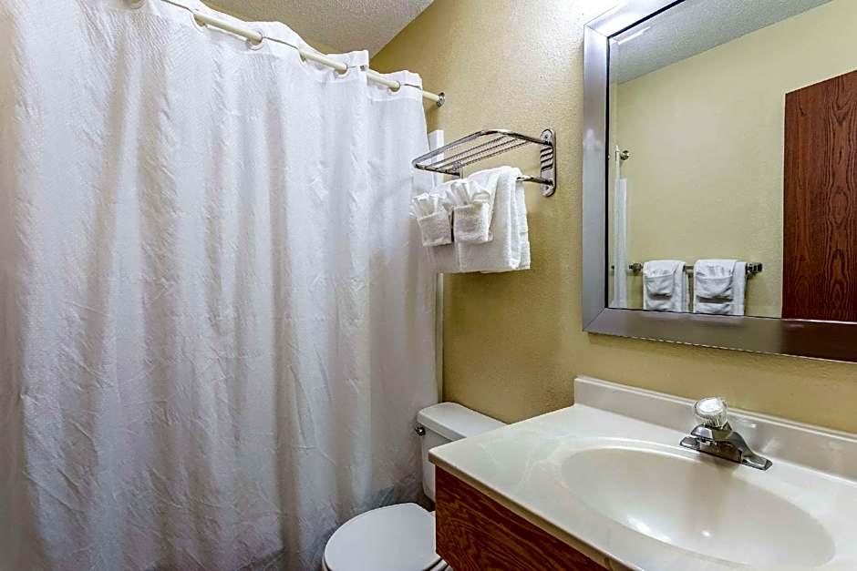 Econo Lodge Ithaca Airport