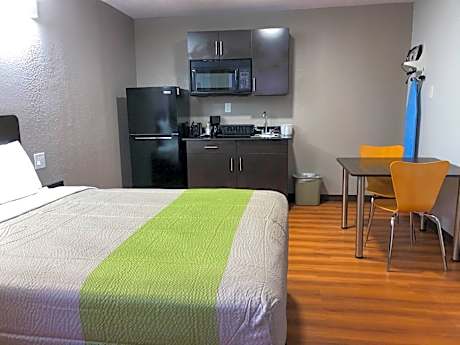Deluxe Queen Room with Two Queen Beds - Non-Smoking