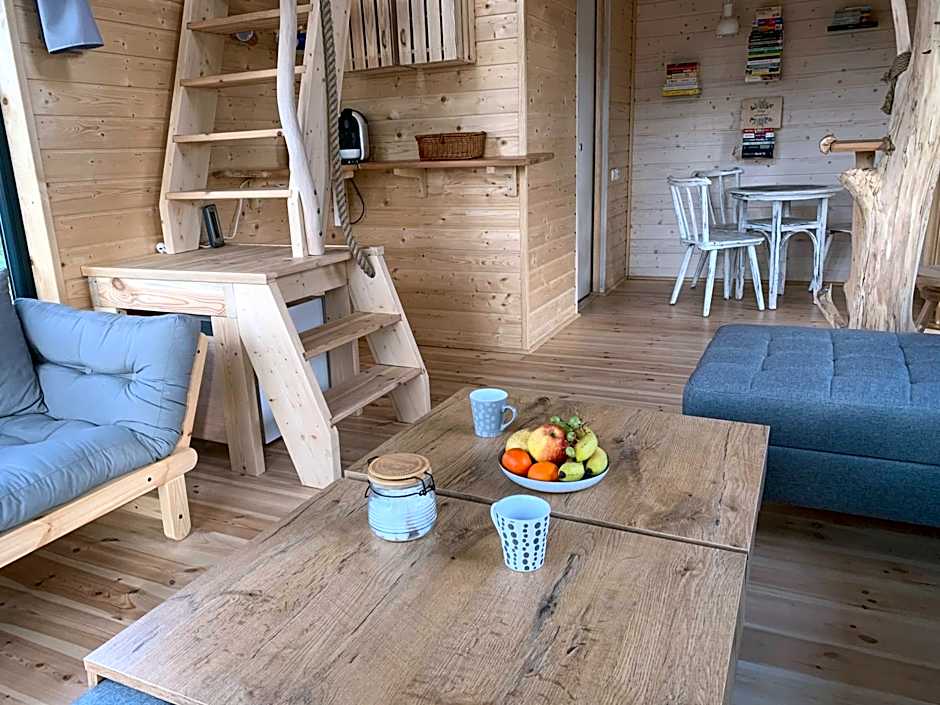 Domek na drzewie w Dolinie Uradu