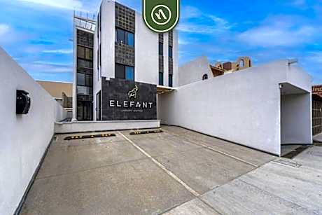 Whole Building w Multiple Rooms for Rent