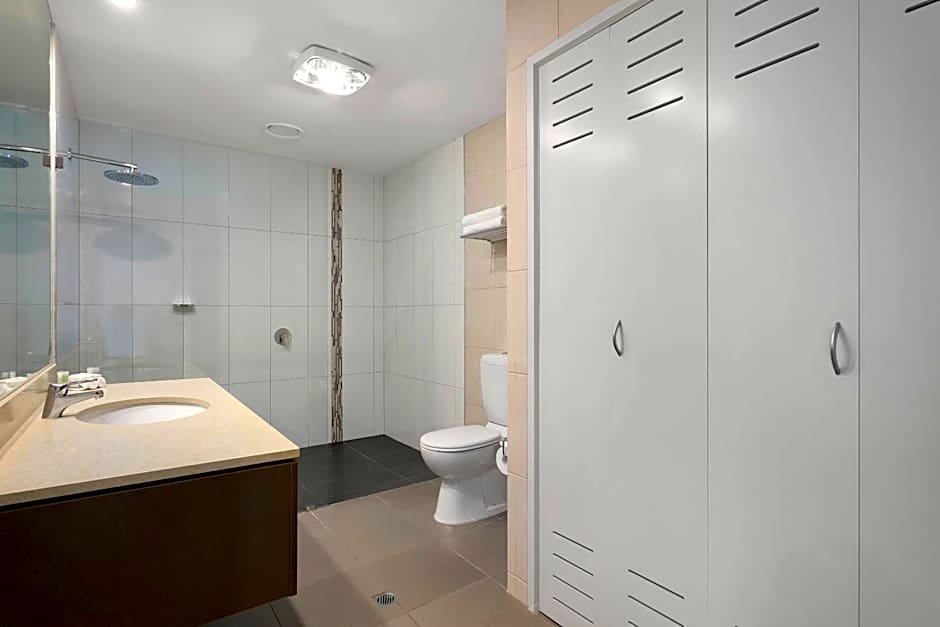 Bayside Geelong Hotel & Apartments, an Ascend Collection Hotel