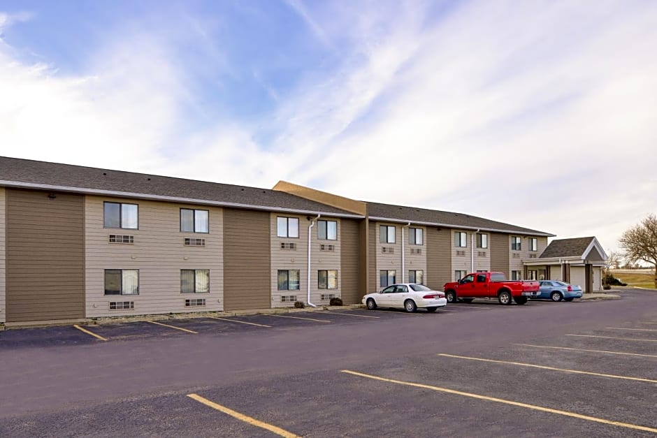 Baymont by Wyndham Sioux Falls North/I-29/Russell St