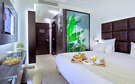 Business Hotel