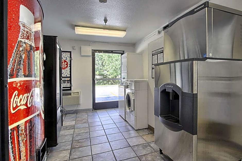 Motel 6-New Cumberland, PA - Harrisburg - Hershey South