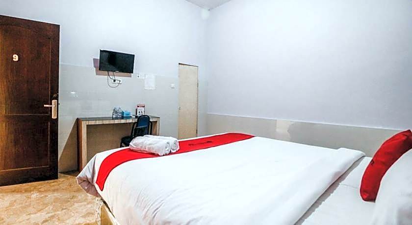 RedDoorz near Millennium ICT Center Medan