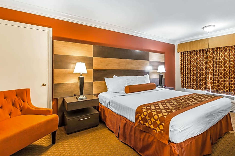 Rodeway Inn & Suites Canyon Lake-Menifee West