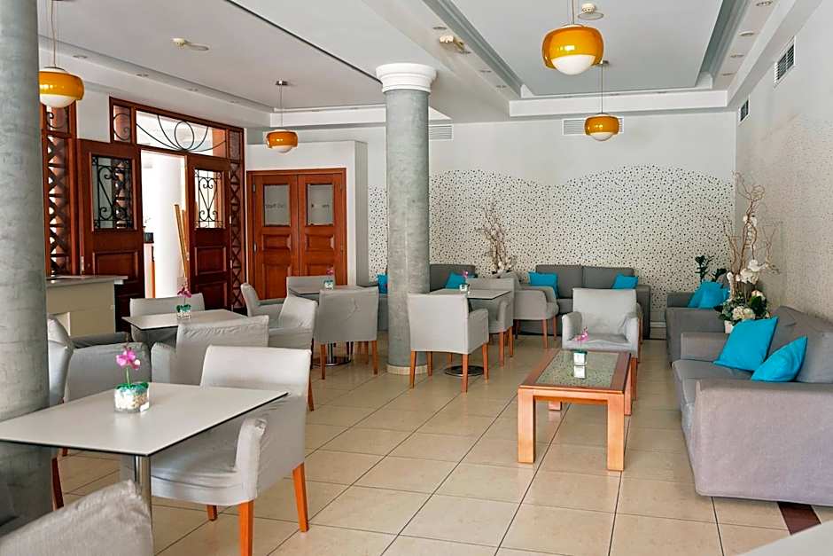 Pyramos Hotel
